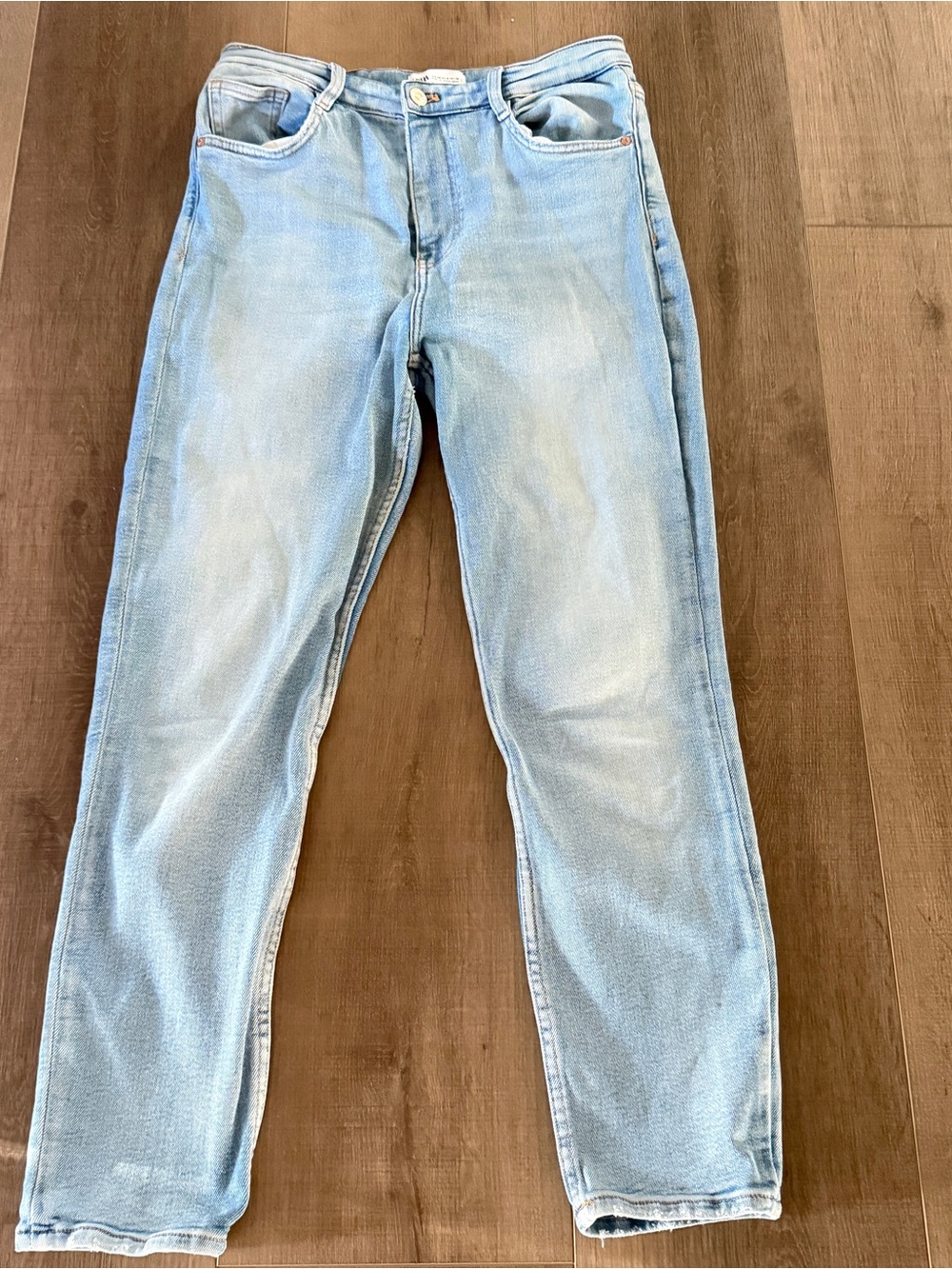Zara Women’s 30x 27.5” Stretchy Light Wash Straight Jeans